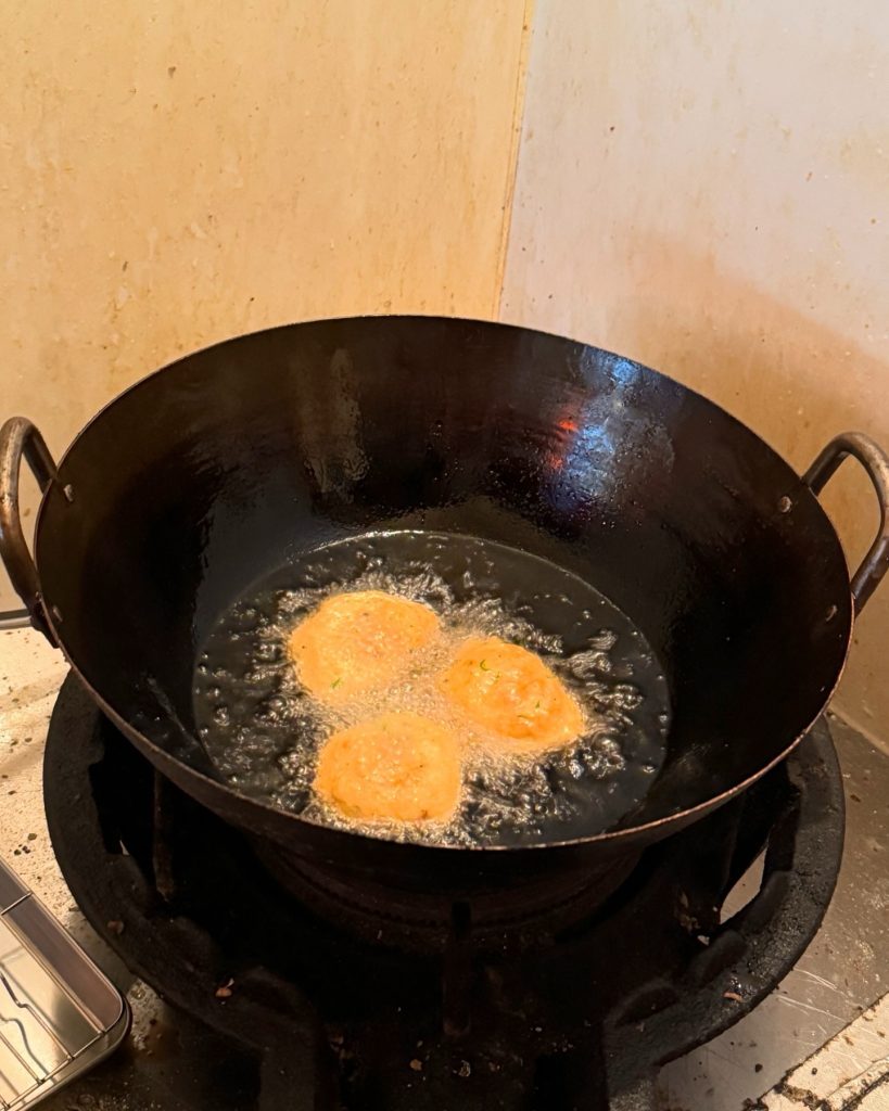 メドゥワダ(南インドの豆ドーナツ)