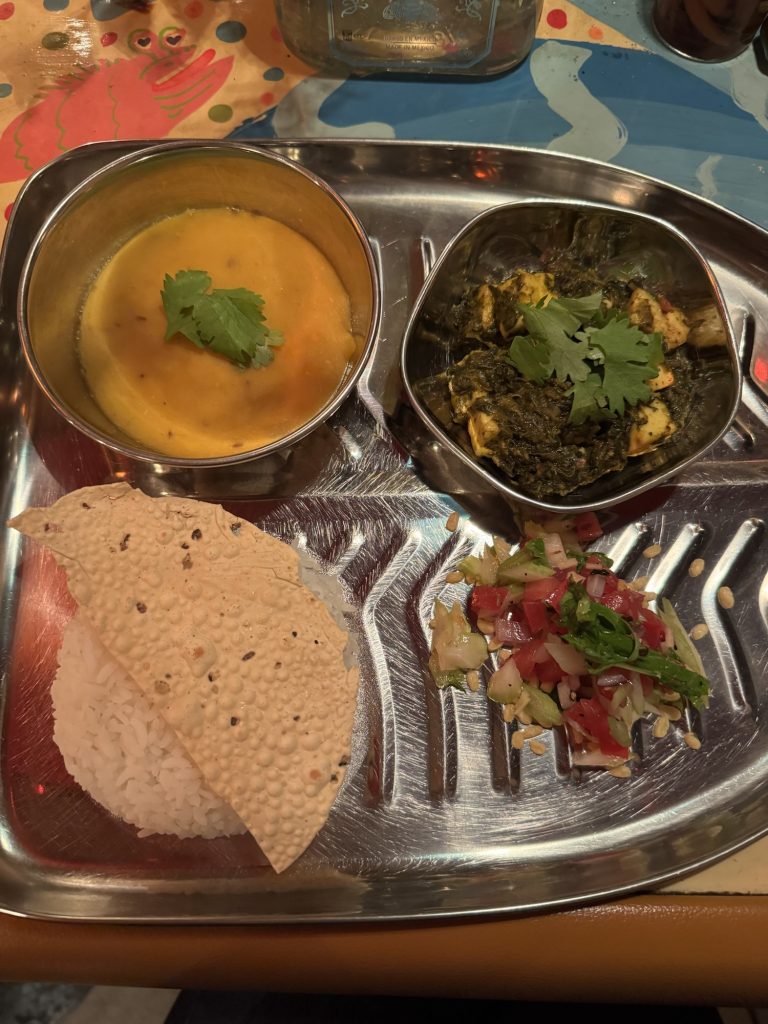 パラクパニール(ほうれん草とインドチーズ)