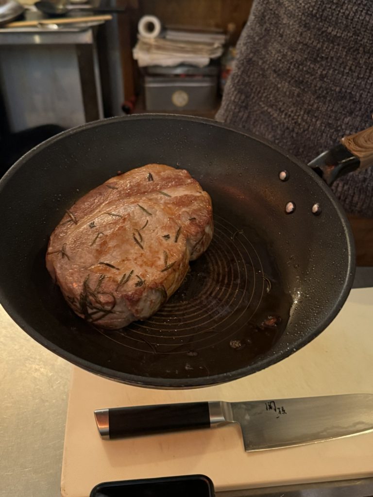 塩豚塊肉と新玉葱のやわらか煮込み