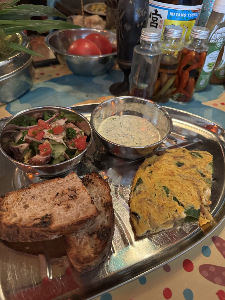 黒オリーブとフェタチーズのギリシャ風オムレツ