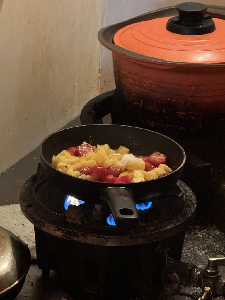 フルーツナッツのチャツネ パイナップルとミニトマトver.