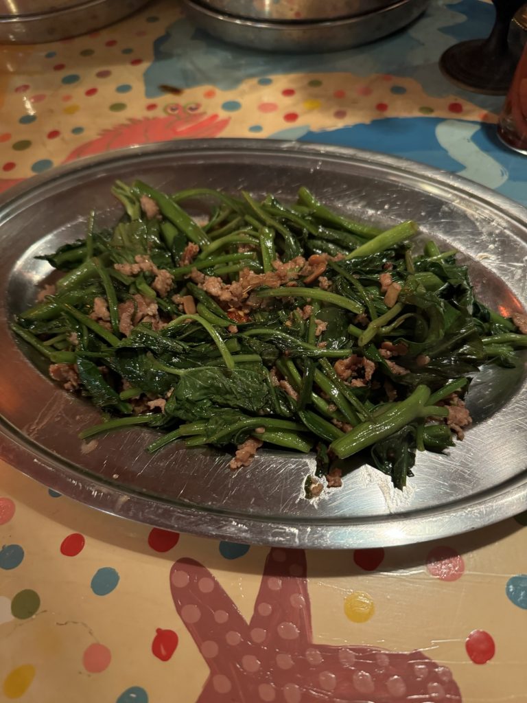 ビールに合う空芯菜炒め