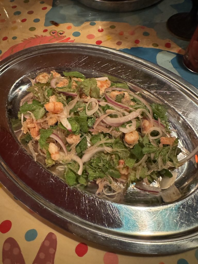 海老のラープ(海老と春雨のスパイシーサラダ)