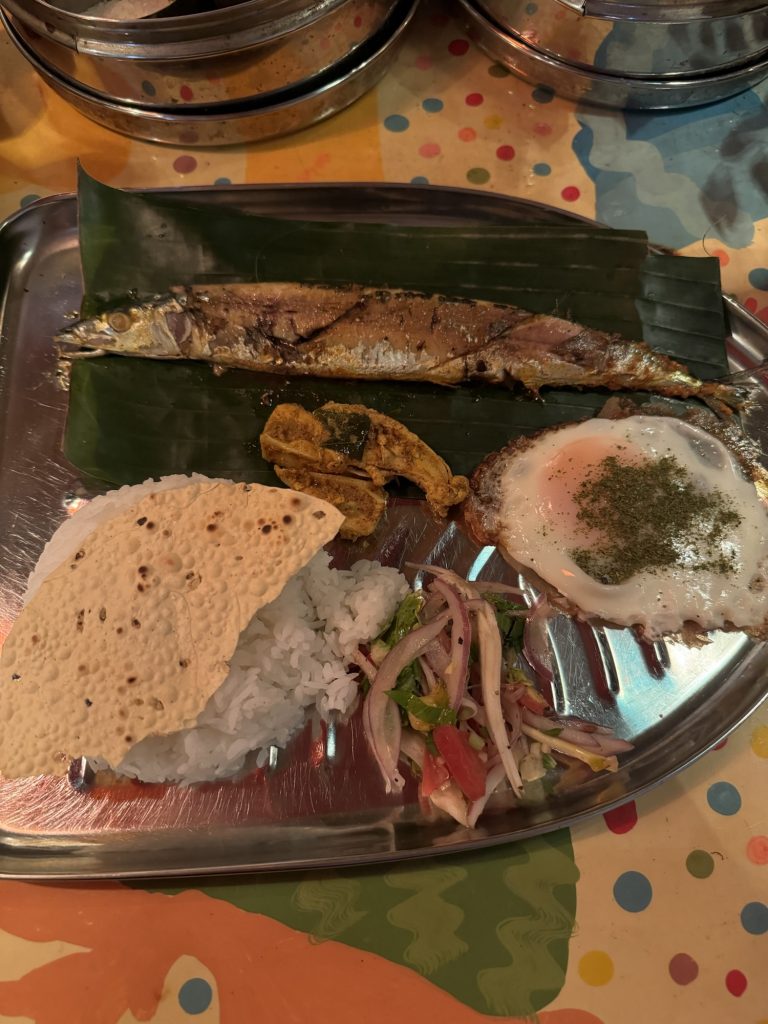 自家製カレーリーフソルトの目玉焼き