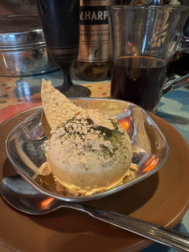 カレーリーフソルトとパパドの塩アイス