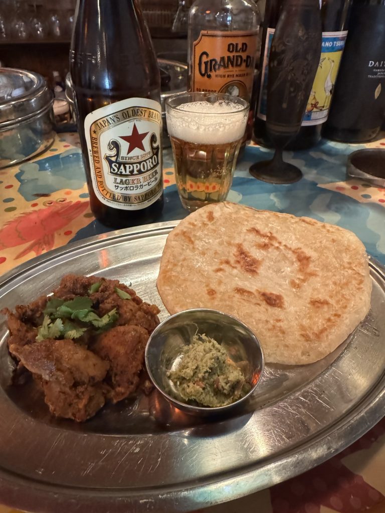 チキンペッパーフライとパロタ