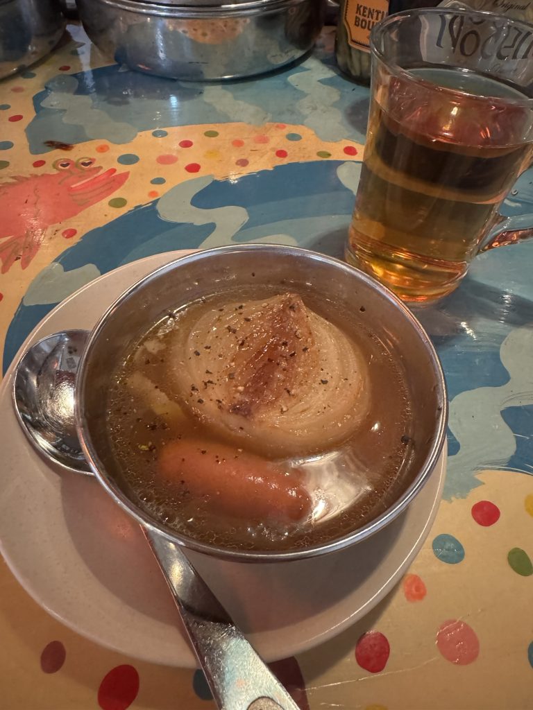 新玉ねぎの丸ごとスープ