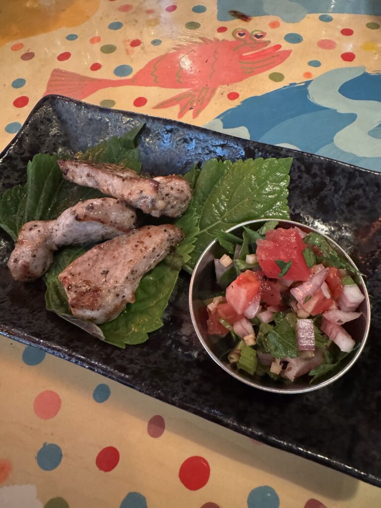 豚ヒレ肉のエゴマの葉包み ミントソースとインドサラダ添え