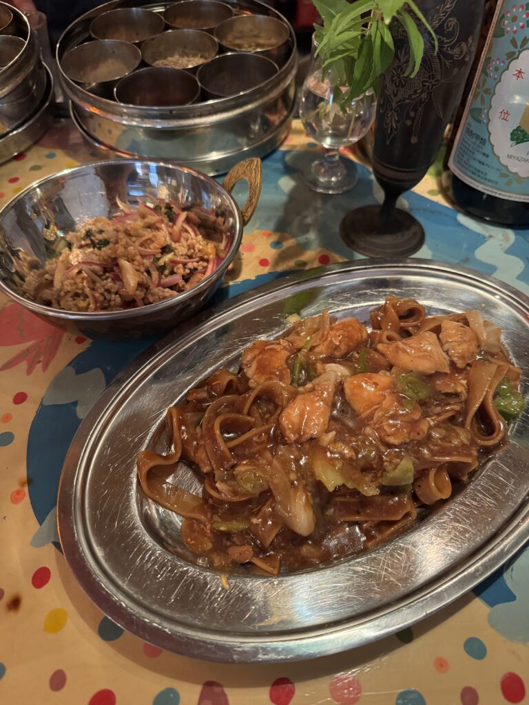 ラートナーセンヤイとラープ