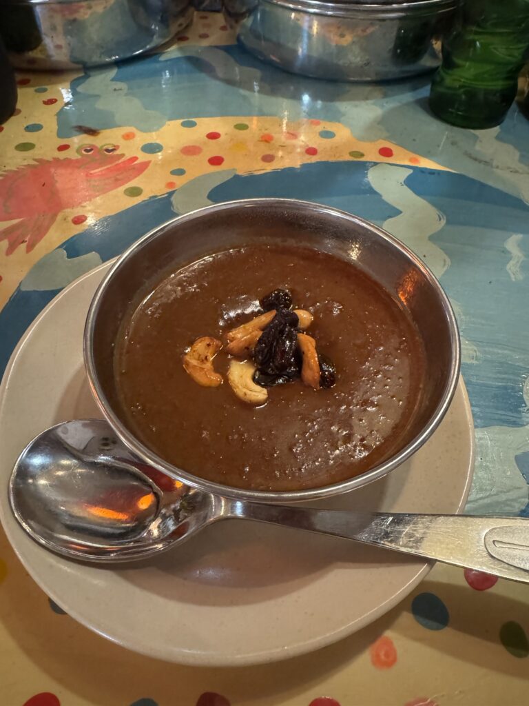 黒糖と緑豆のパヤサム(インドの豆ぜんざい)